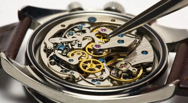 Manual Wind vs Automatic Watch: Complete Mechanical Guide for 2025