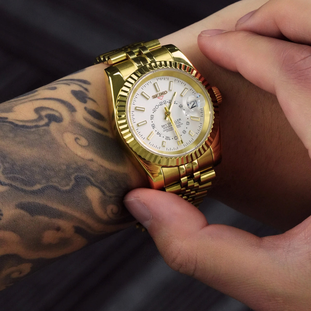 Mod Sky-Dweller Gold White